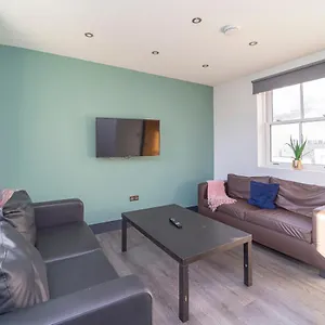  Holiday home Luxury Townhouse By Sea