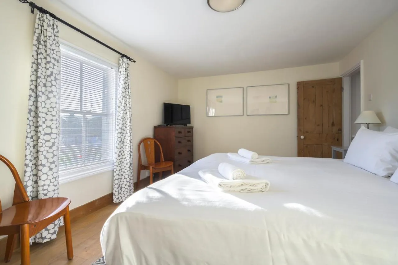 Delightful Bird Sisters Cottage With Free Parking 브라이턴 영국