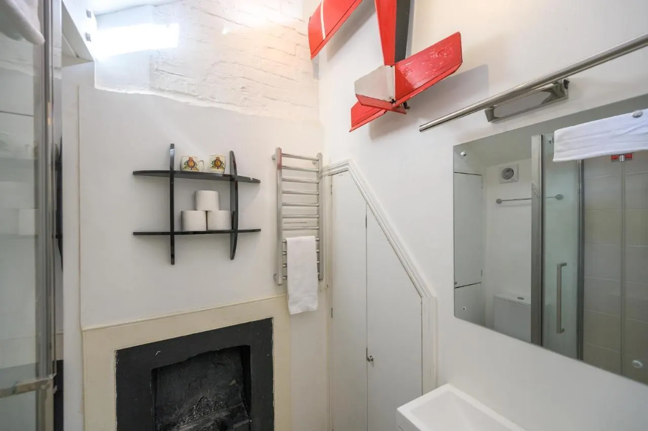 Delightful Bird Sisters Cottage With Free Parking 브라이턴 0*,