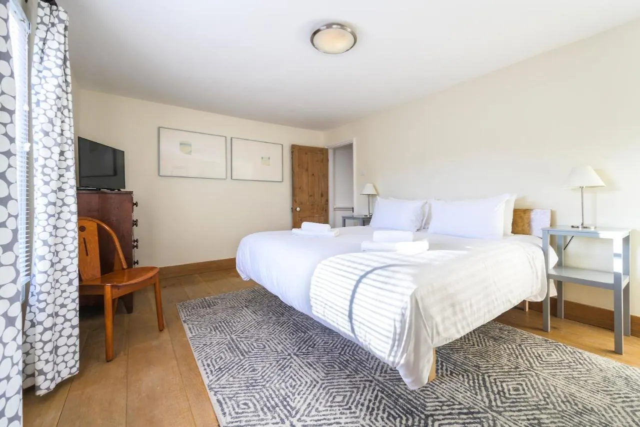 Delightful Bird Sisters Cottage With Free Parking 브라이턴