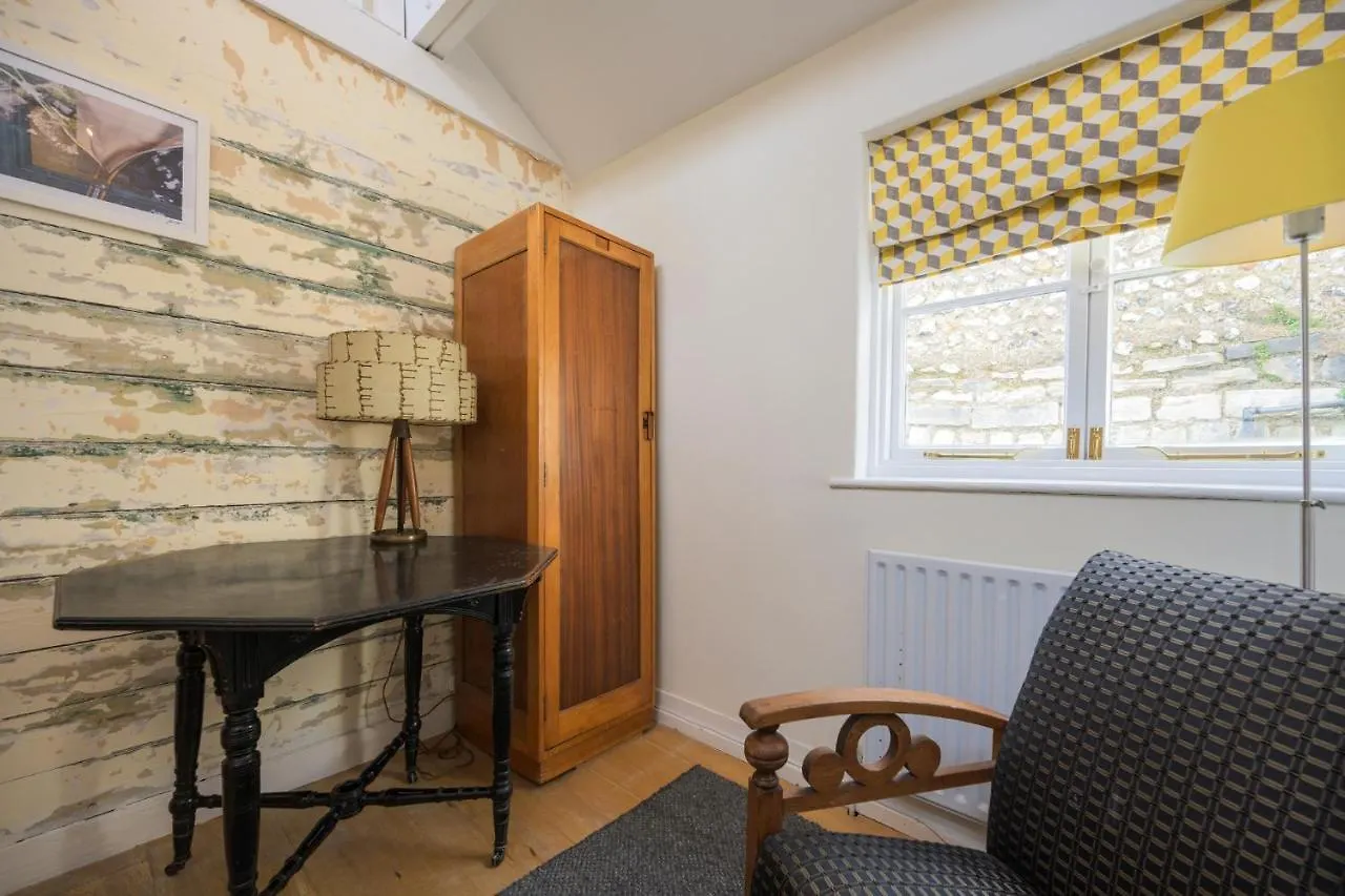 펜션 Delightful Bird Sisters Cottage With Free Parking 브라이턴